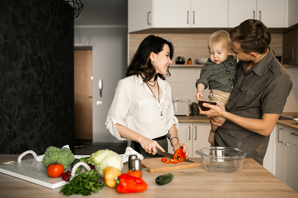 Symbolbild: Familie in der Küche