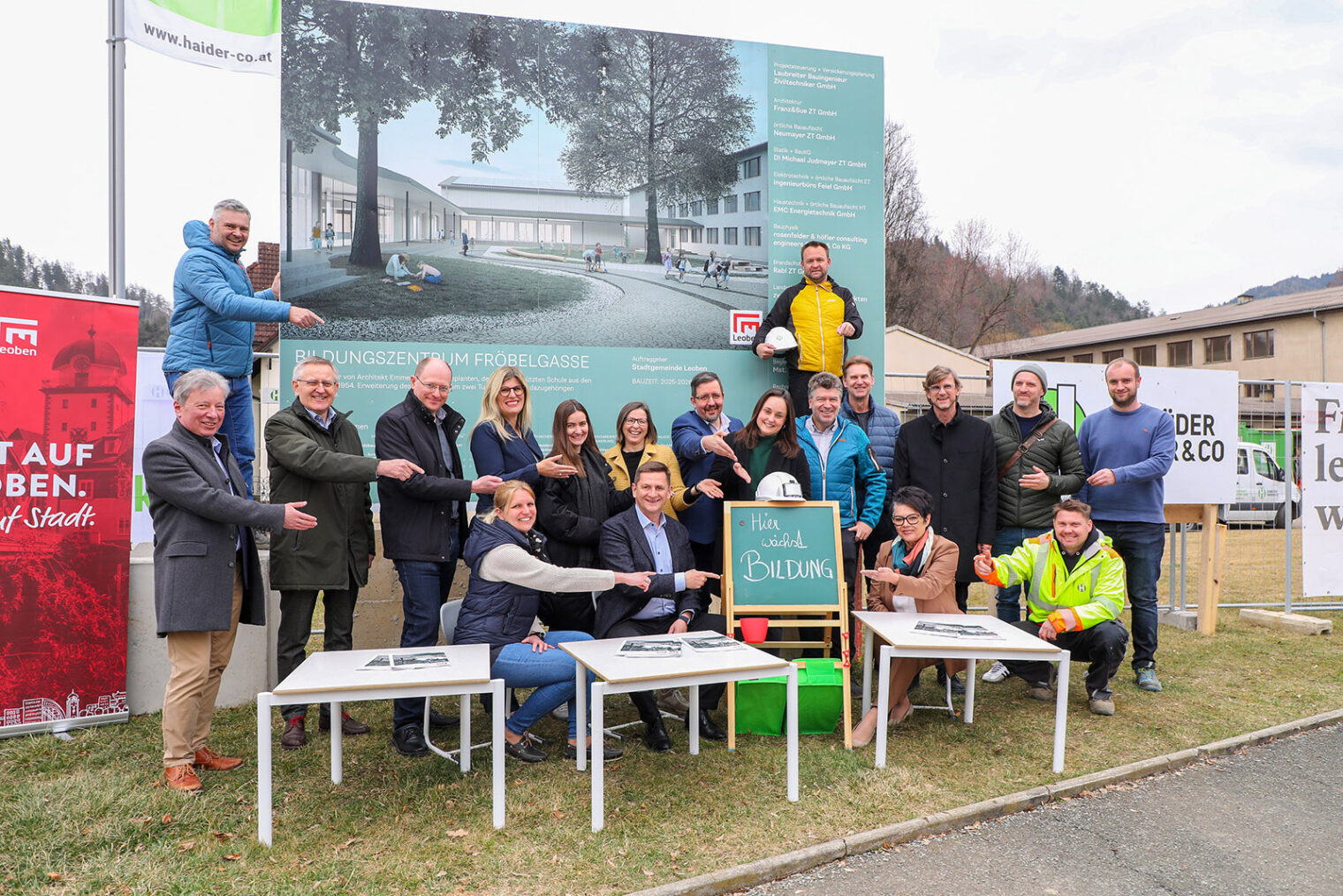 Gruppenbild des Projektteams zum Baustart